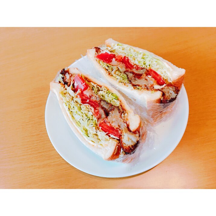 野菜たっぷり!コロッケサンド✰